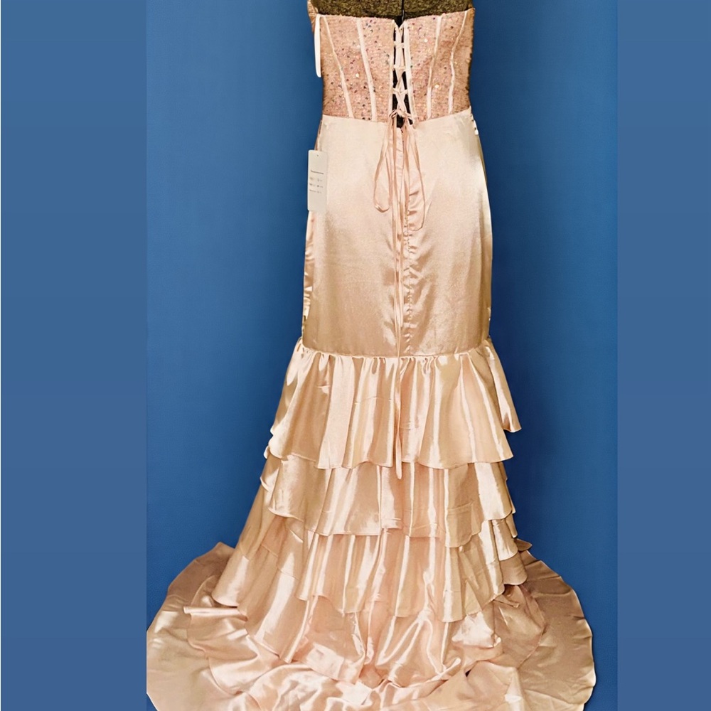 Elegant Gold Strapless Evening Gown - Picture 2 of 3